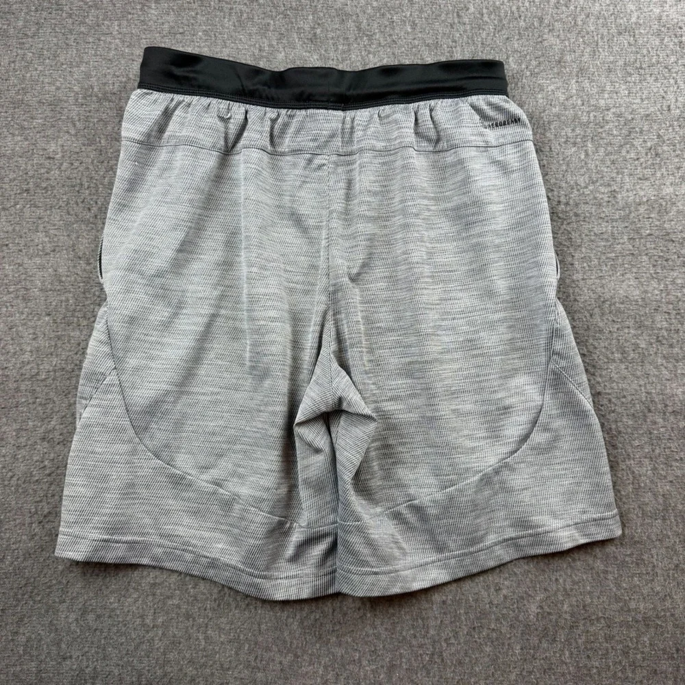 Adidas Athletic Shorts Men's Size M‎ Grey Space Zipper Pockets Workout Training